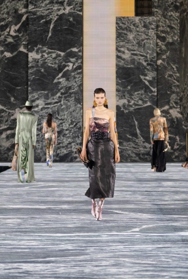 سرقة مجموعة Balmain قبل أيام على انطلاق أسبوع الموضة في باريس