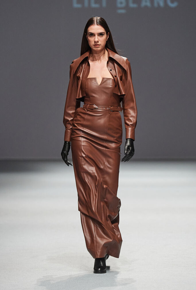 إطلالة من Lili Blanc