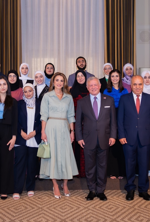 الملك عبدالله الثاني والملكة رانيا يكرمان أوائل الثانوية العامة