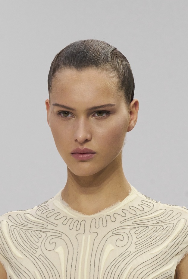 اجعلي إطلالتك تتألق في اليوم الوطني بفضل هذا المكون الطبيعي