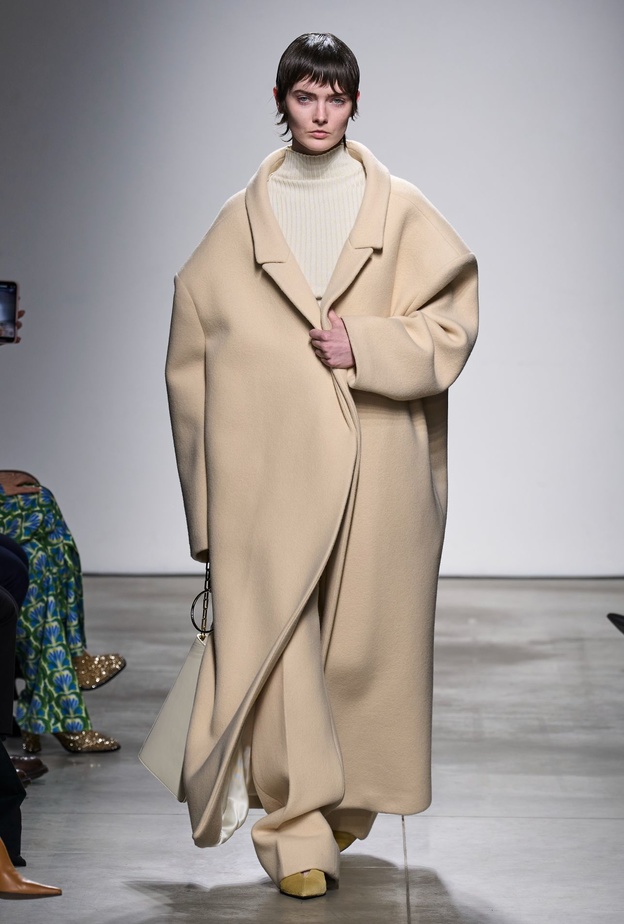 موضة معاطف أوفر سايز ستنقل إطلالتك إلى مستوى من  آخر الأناقةفي خريف 2023