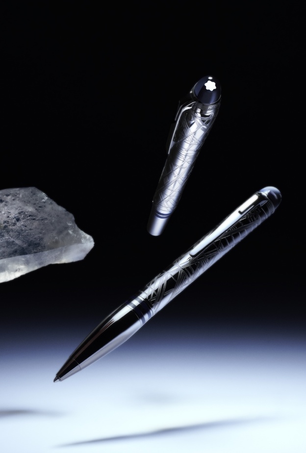 "مون بلان ستار ووكر سبيس بلو": التحديق في المجرات البعيدة