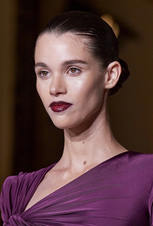 جاذبية لا مثيل لها: تألقي بـ5 ألوان شفاه في اليوم الوطني السعودي