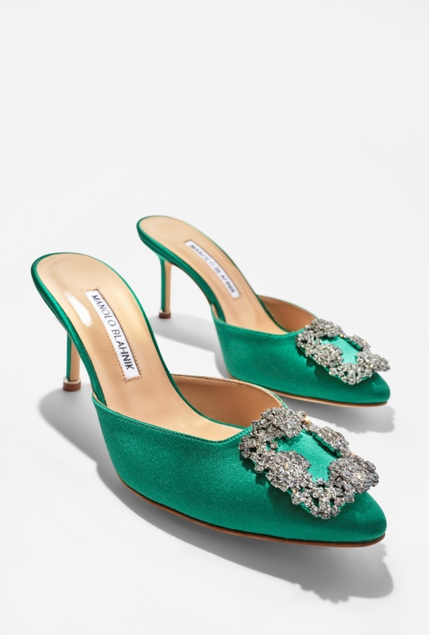 تفاصيل Manolo Blahnik  الأنيقة تجدينها حصرياً على Mytheresa