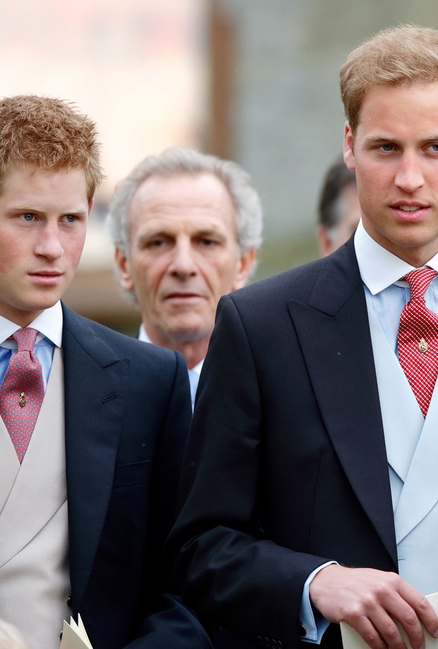 مناسبات ظهر فيها الأميران وليام وهاري بإطلالات متشابهة