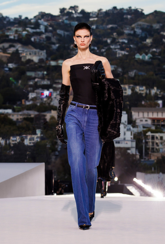 بعد تحرر النساء من قيود الكورسيه هل تعود لتفرضها موضة 2023