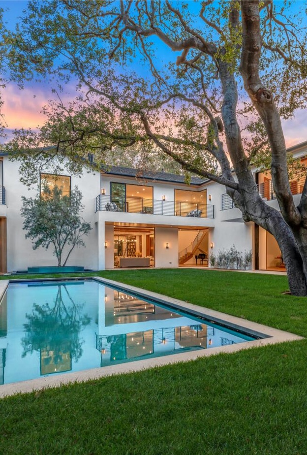 ملامح منزل جو جوناس وصوفي تيرنر في ميامي