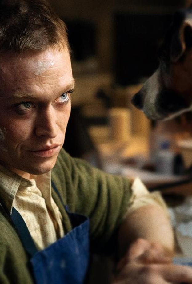 خاص "هي" رسالة مهرجان فينيسيا 2023 -"Dogman"..أداء استثنائي لشخصية مركبة في فيلم غير مثالي