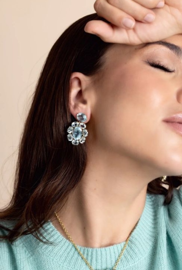 أقراط أذن مرصعة بالأكوامارين من إيرين نيويرث Irene Neuwirth 