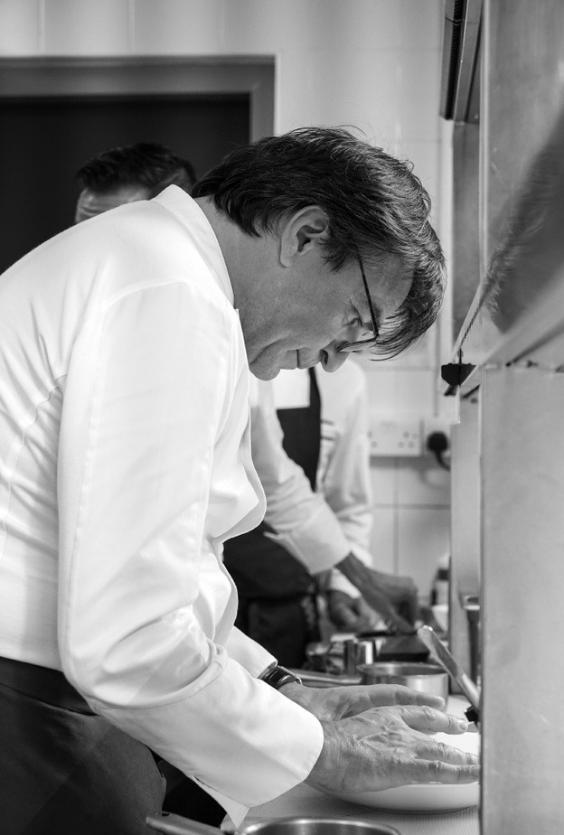 الشيف يانيك ألينو الحائز على 14 نجمة ميشلان في مقابلة مع هي