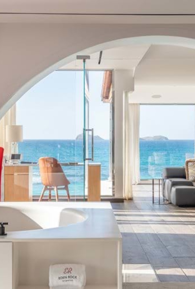 الفخامة والاستمتاع بالاسترخاء في جناح the Christopher Columbus 