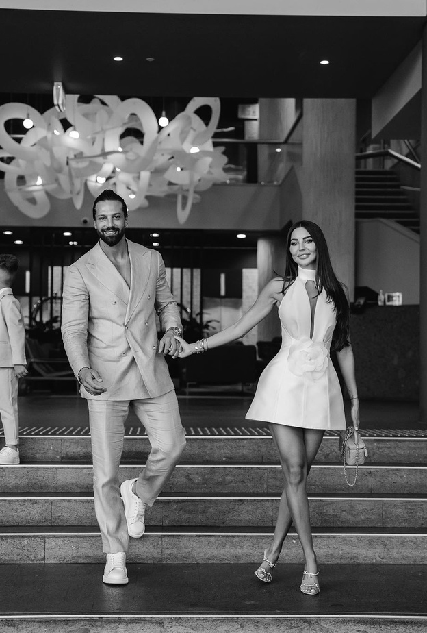 تامر نجم مع زوجته