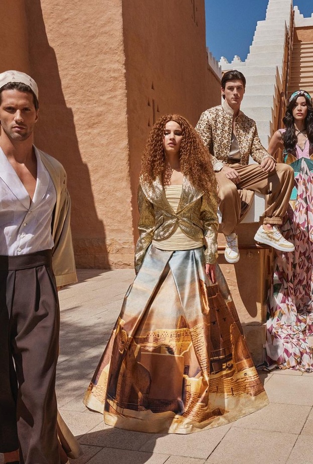 تصاميم مستلهمة من الدرعية.. نظرة على تصاميم علامةRAMZEN  في عرضه الأخير