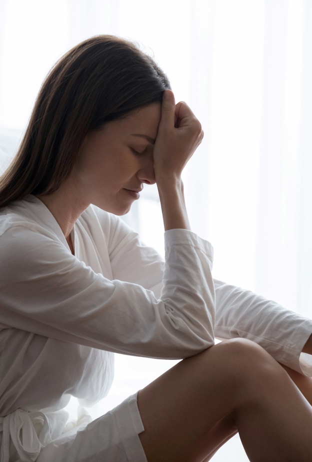 تعاني المرأة بعد الاجهاض من صراع الصمت ومرارة البوح لأنه يجتاج مشاعرها بقسوة