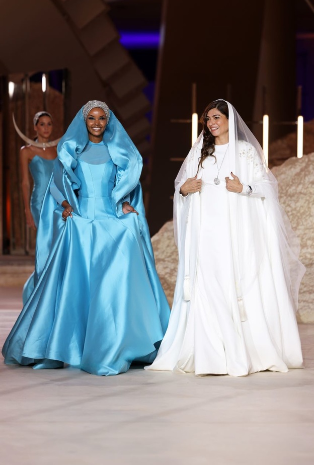 تفاصيل اليوم الثاني من أسبوع الموضة في الرياض والمصممات المشاركات في عروض أزياء الملابس النسائية