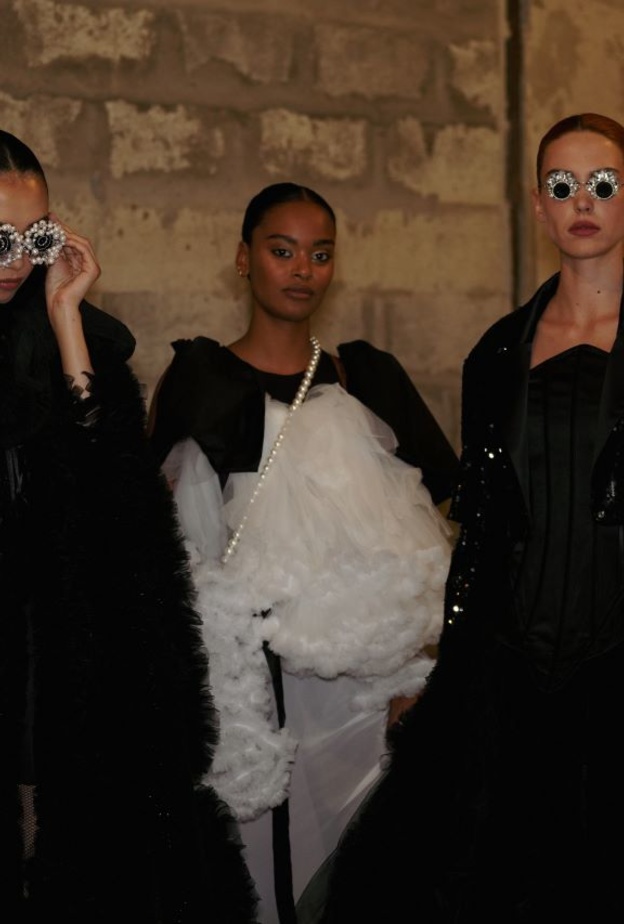 الأصالة السعودية بطابع عالمي فاخر.. جولة على أبرز عروض مصممي الكوتور في أسبوع الموضة بالرياض