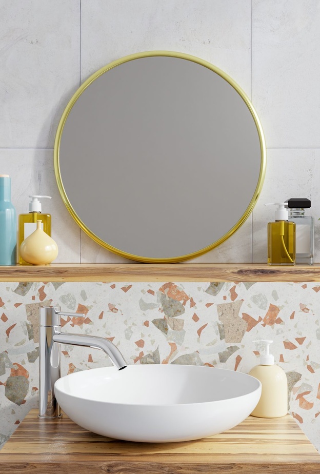 حمام صغير بألوان مشرقة