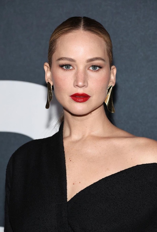 جمالك كلاسيكي مع مكياج لا تختفي موضته يبرز جاذبيتك ..إليك المستحضرات والخطوات