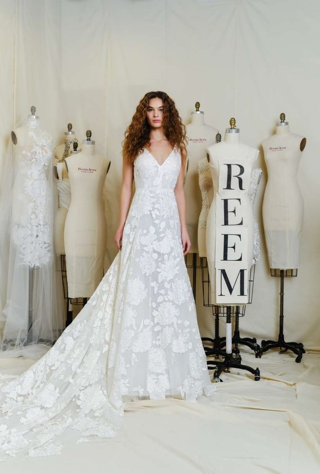 فساتين زفاف دانتيل من أسبوع الموضة العرائسي في نيويورك@reemacra