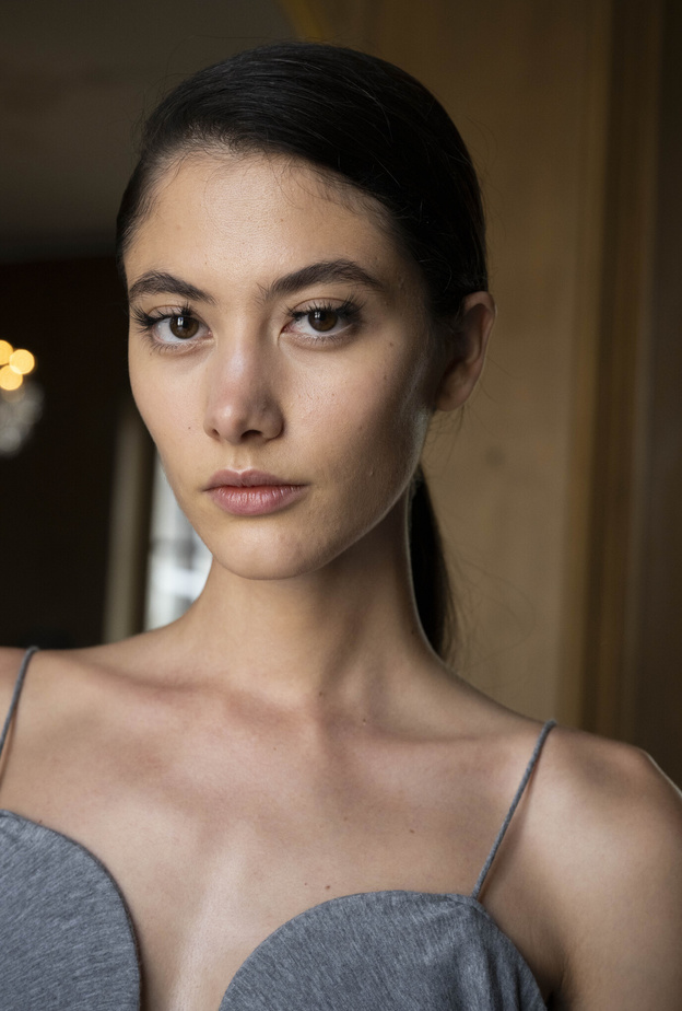 كواليس عرض فيكتوريا بيكهام لربيع وصيف 2024