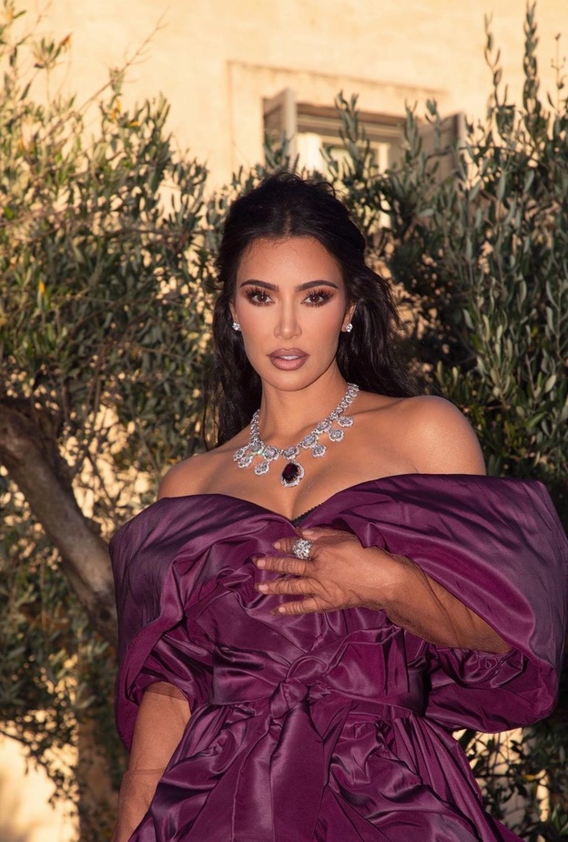 من هنّ النجمات صاحبات أجمل تنسيقات مجوهرات من برج الميزان ؟