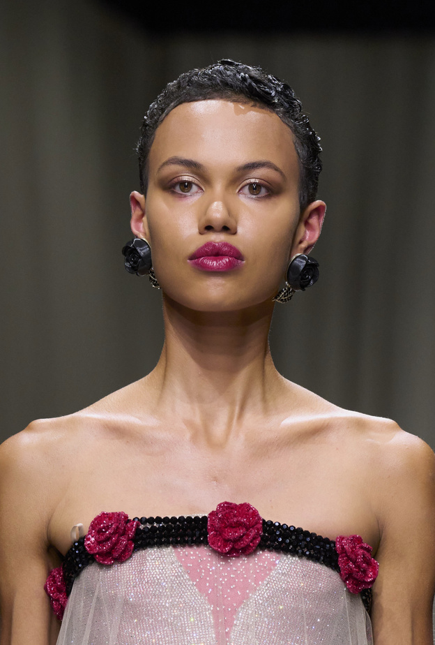 الوان احمر شفاه زهرية وقوية من دار Giorgio Armani Privé