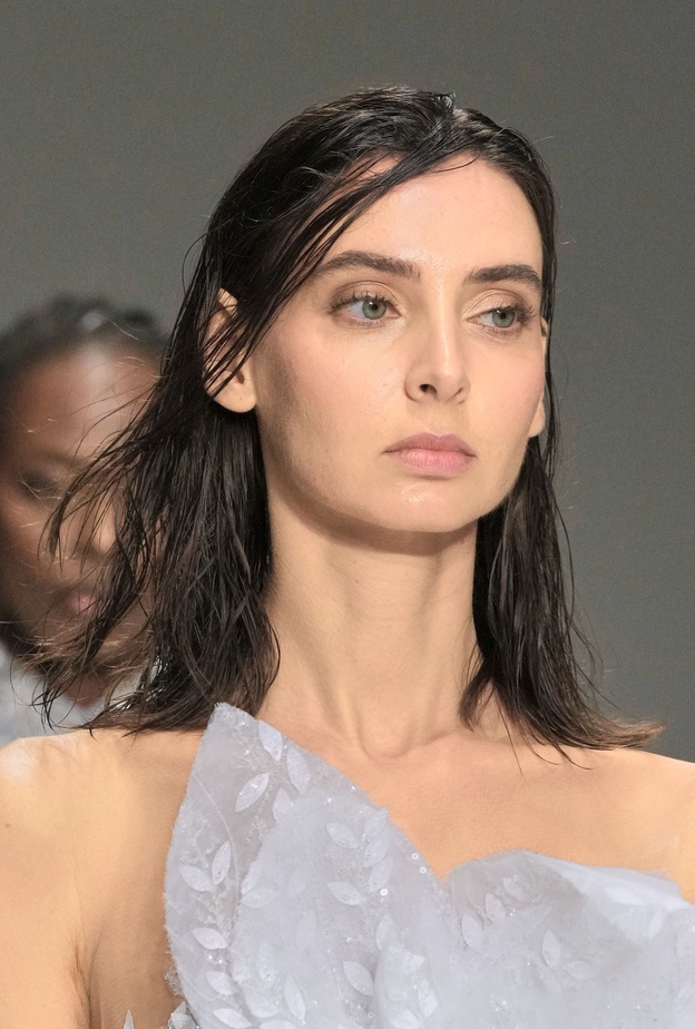 أسرار الحفاظ على رقبة طويلة ومشدودة في سن الخمسين ..إليك الخطوات