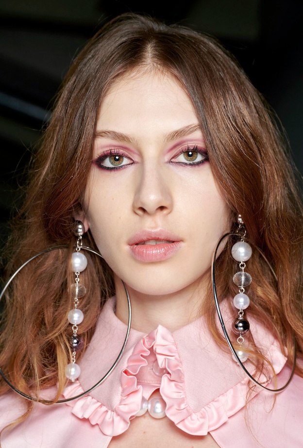 مكياج ناعم للصبايا من وحي دار Laruicci