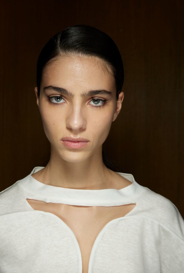 الرؤوس السوداء تسيء لجمال بشرتك..إليك هذه الحلول التجميلية