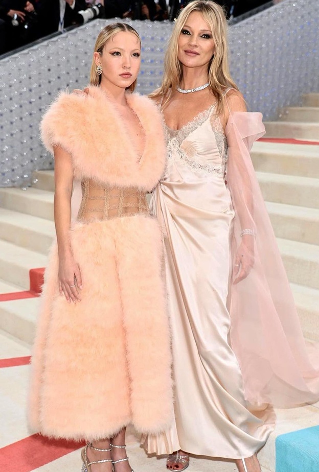 كيت موس وابنتها