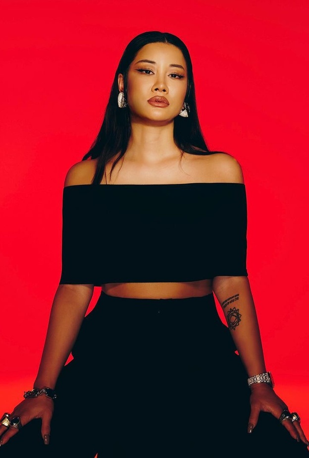 المصممة المميزة Yoon Ahn