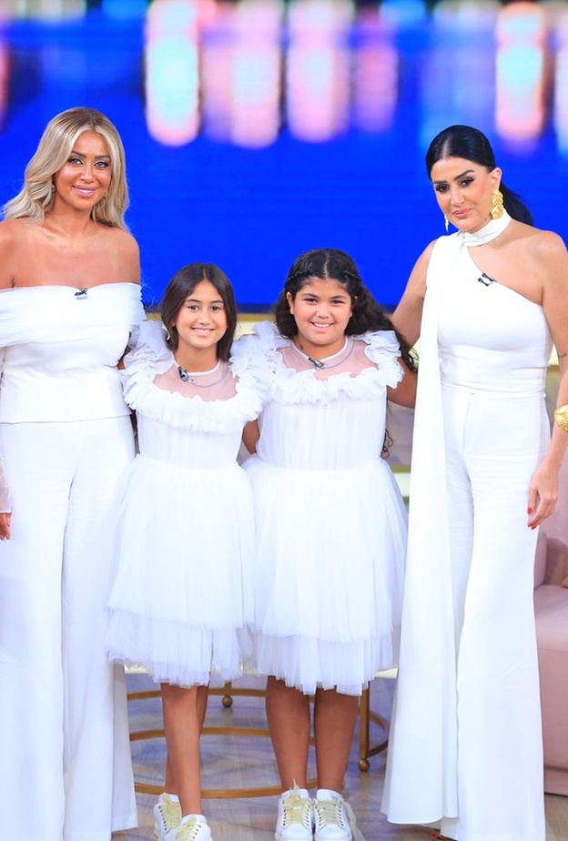 غادة عبدالرازق مع ابنتها 