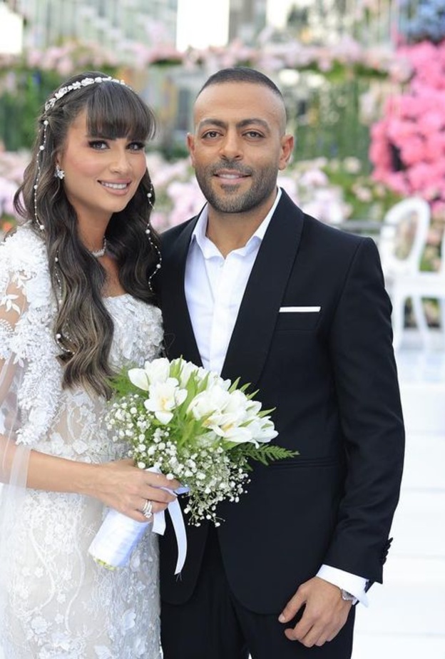 تامر عاشور وزوجته