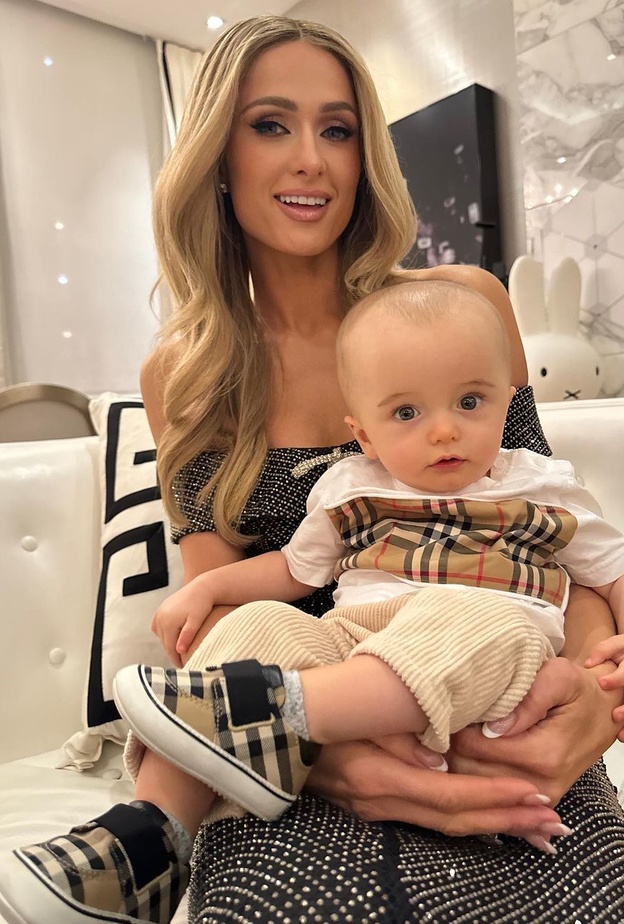 باريس هيلتون