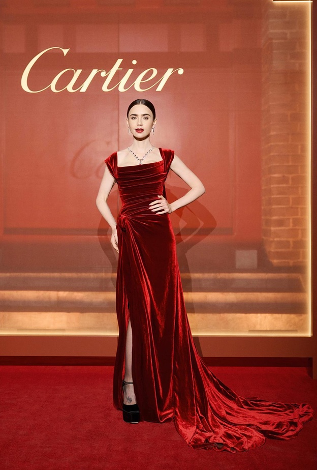 من أحدث النجمات والمشاهير في جميع أنحاء العالم اللواتي اخترن تصميمات إيلي صعب لمناسباتهن الهامة؟