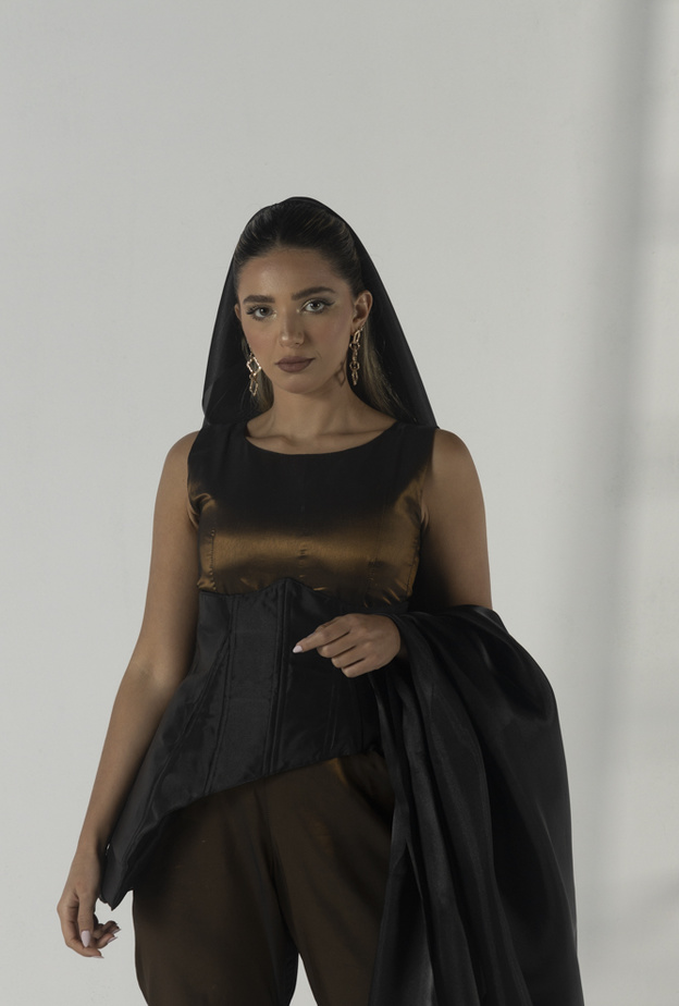 المصممة عائشة القحطاني لـ"هي": ما يميّز أسلوبي في الأزياء هو امكانية ارتداء تصاميمي بطرق مختلفة