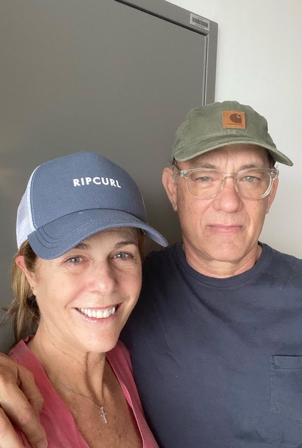 مشاهير وقفوا بجوار زوجاتهم بعد إصابتهن بالسرطان.. قصص الوفاء والحب تجذب الجميع