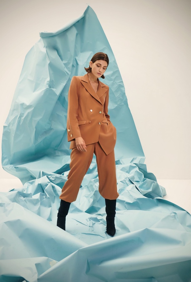 علامة Aquillora