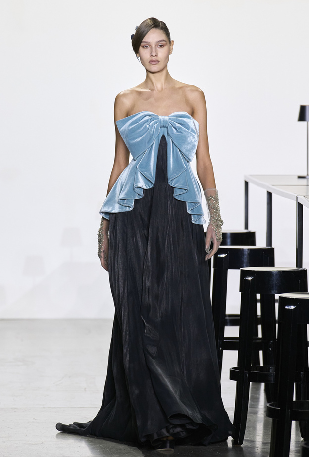 الشرائط جسدت مفهوم الرومانسية عبر العصور وزينت أجمل التصاميم