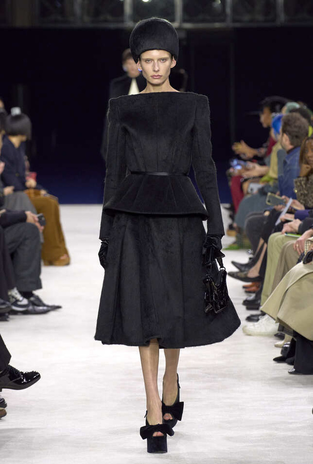 إطلالة من Balmain