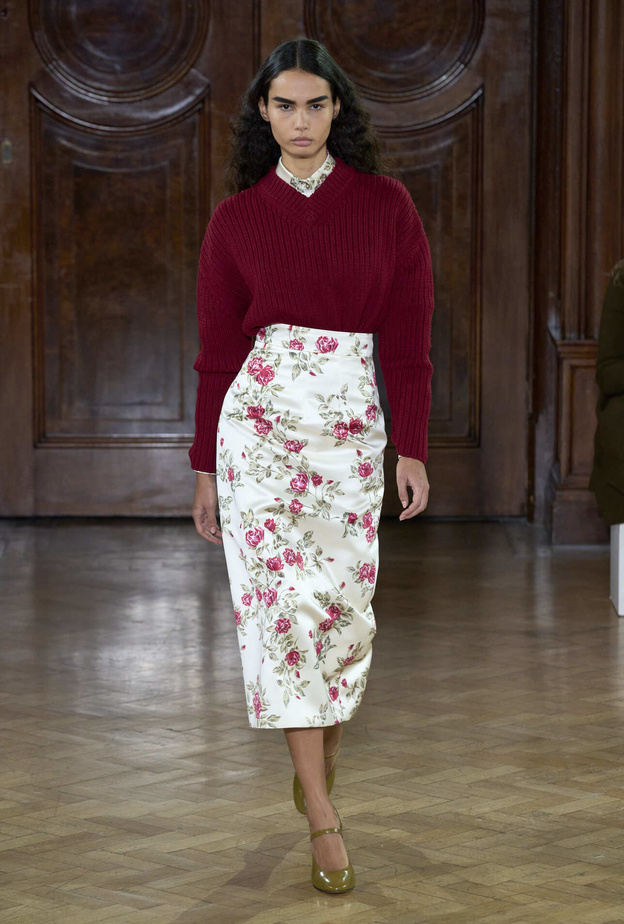 الورود تندثر على التنانير الضيقة