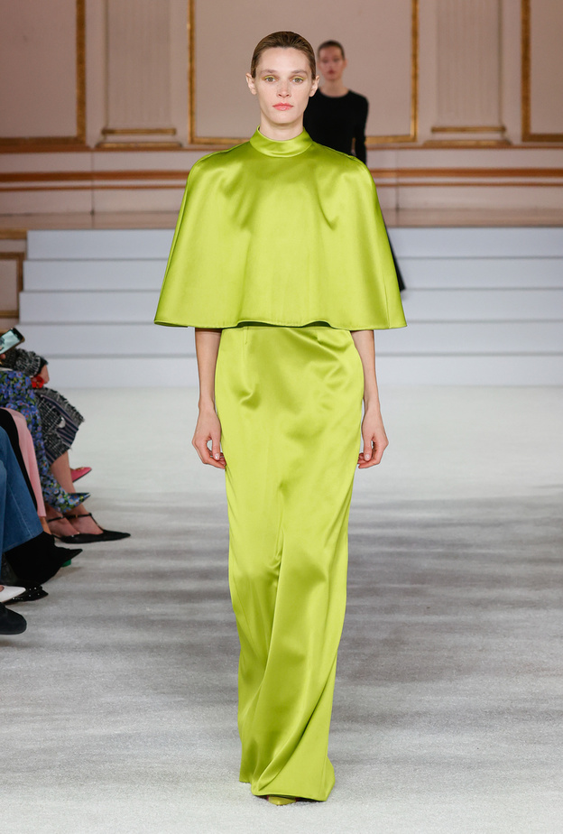 جاكيتات قصيرة بأسلوب الكاب