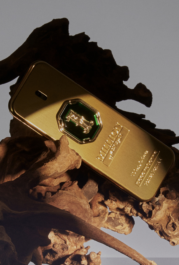 جلسة تصويرية لـ "هي" للإصدار الحصري للعطر  الرجالي Million Golden Oud من علامة "رابان"