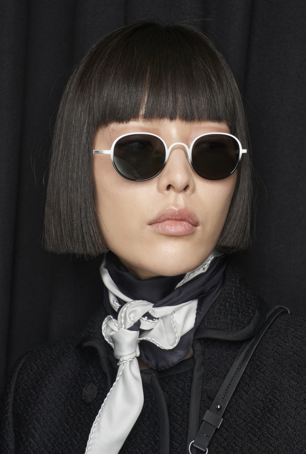 الصيف انتهى..حان وقت اختيار موديلات شالات وأوشحة لإطلالة دافئة!