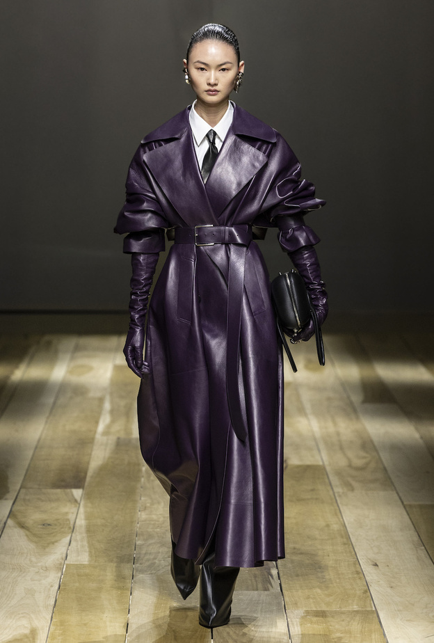 الطيّارون يقدمون للموضة أهم القطع وهي المعاطف الجلدية