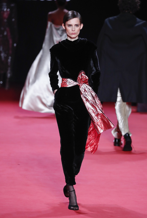 موضة الجمبسوت المخملي المميز والملفت