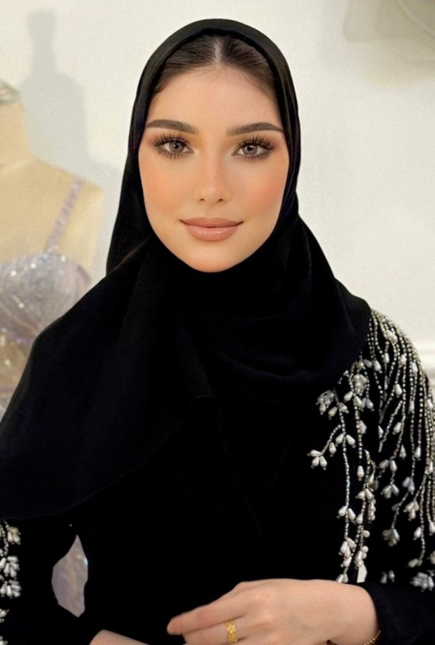 المصممة "رنيم عبارة" 