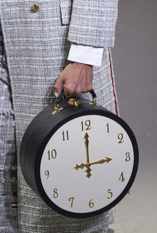 حقائب يد غير تقليدية تغني أناقتك في الخريف