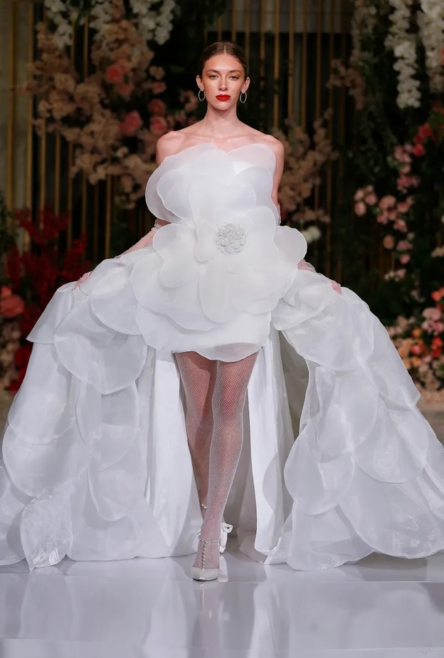 فساتين زفاف من أسبوع الموضة العرائسي في نيويورك@Esé Azénabor