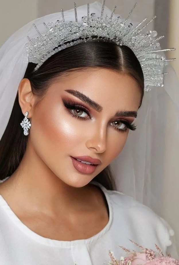 من تصاميم اكسسوارات تسريحات العرايس من نفيسة محسن مؤسسة متجر كاف نون